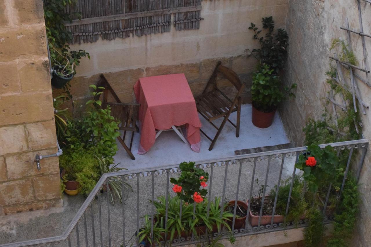 Maria Townhouse Heart Of Victoria B&B Dış mekan fotoğraf