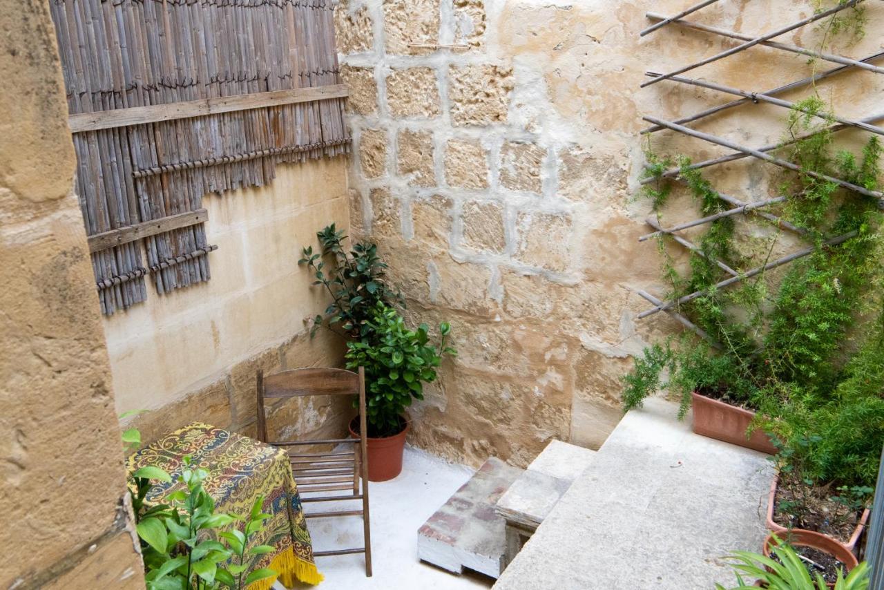 Maria Townhouse Heart Of Victoria B&B Dış mekan fotoğraf