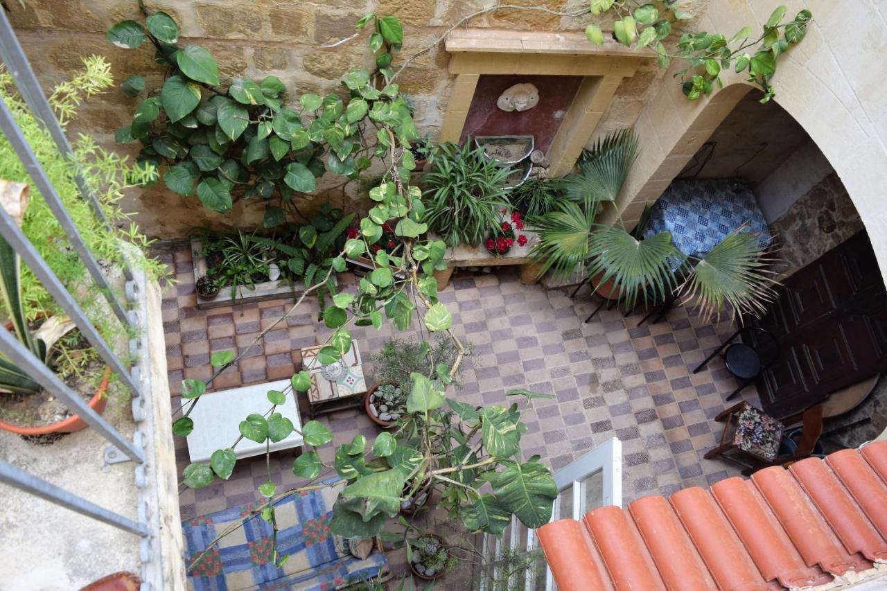 Maria Townhouse Heart Of Victoria B&B Dış mekan fotoğraf